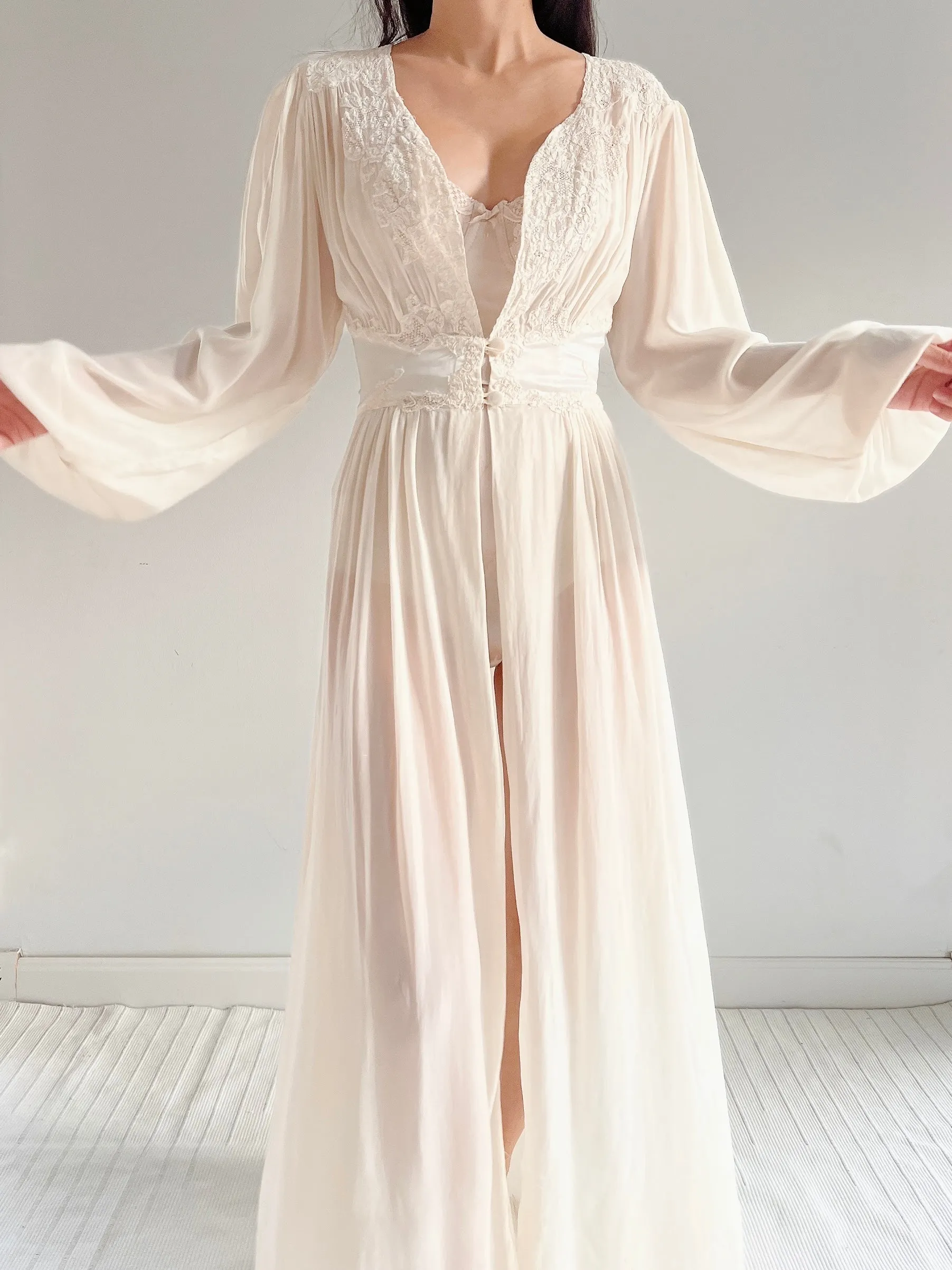 1930s Ivory Silk Chiffon Dressing Robe - S