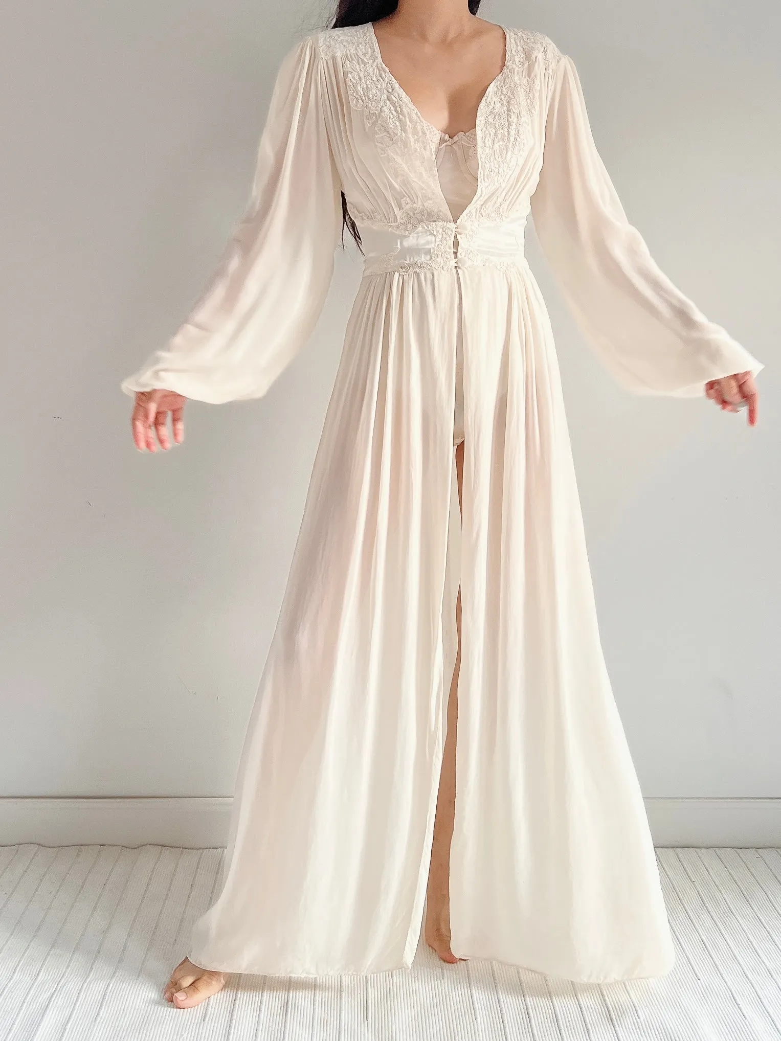 1930s Ivory Silk Chiffon Dressing Robe - S