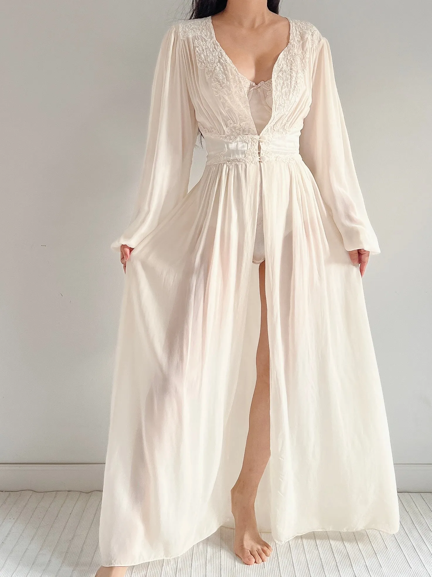 1930s Ivory Silk Chiffon Dressing Robe - S