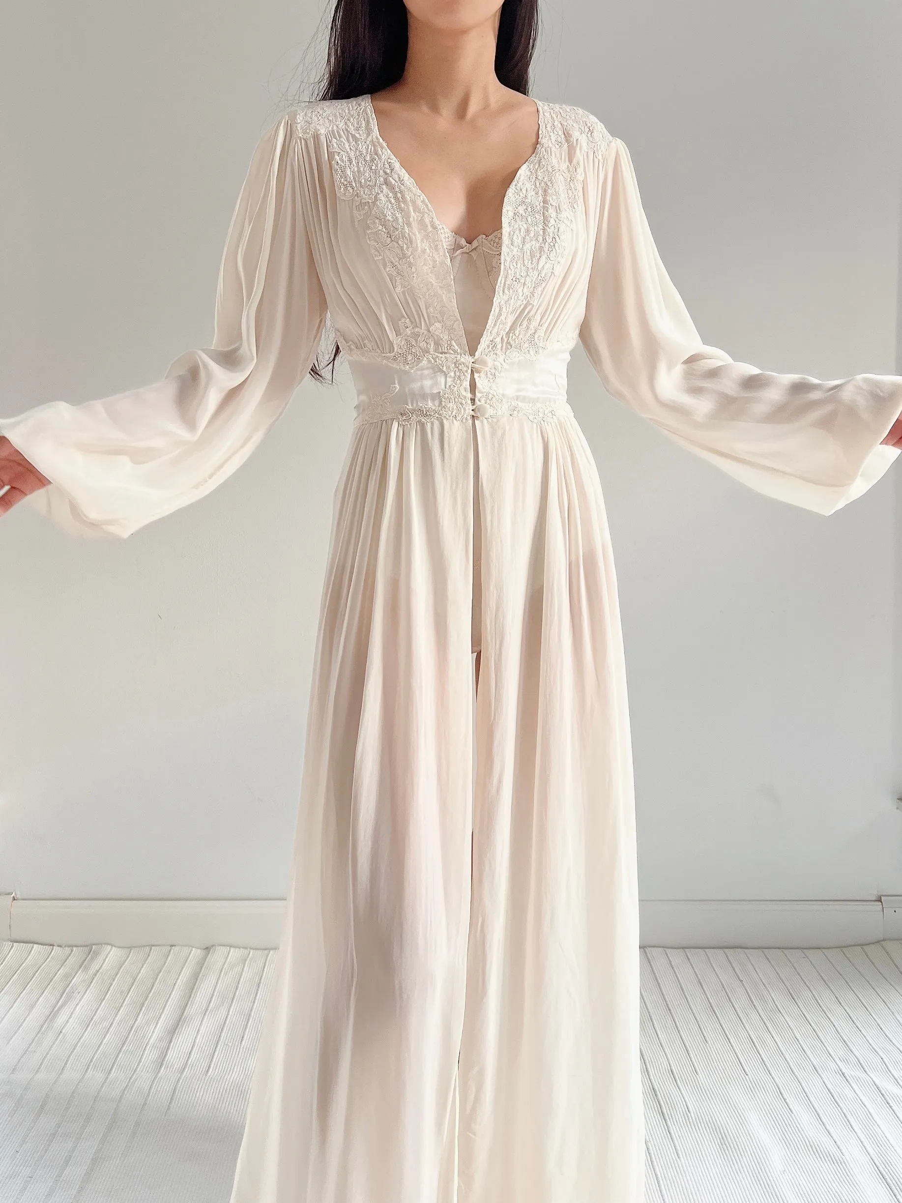 1930s Ivory Silk Chiffon Dressing Robe - S