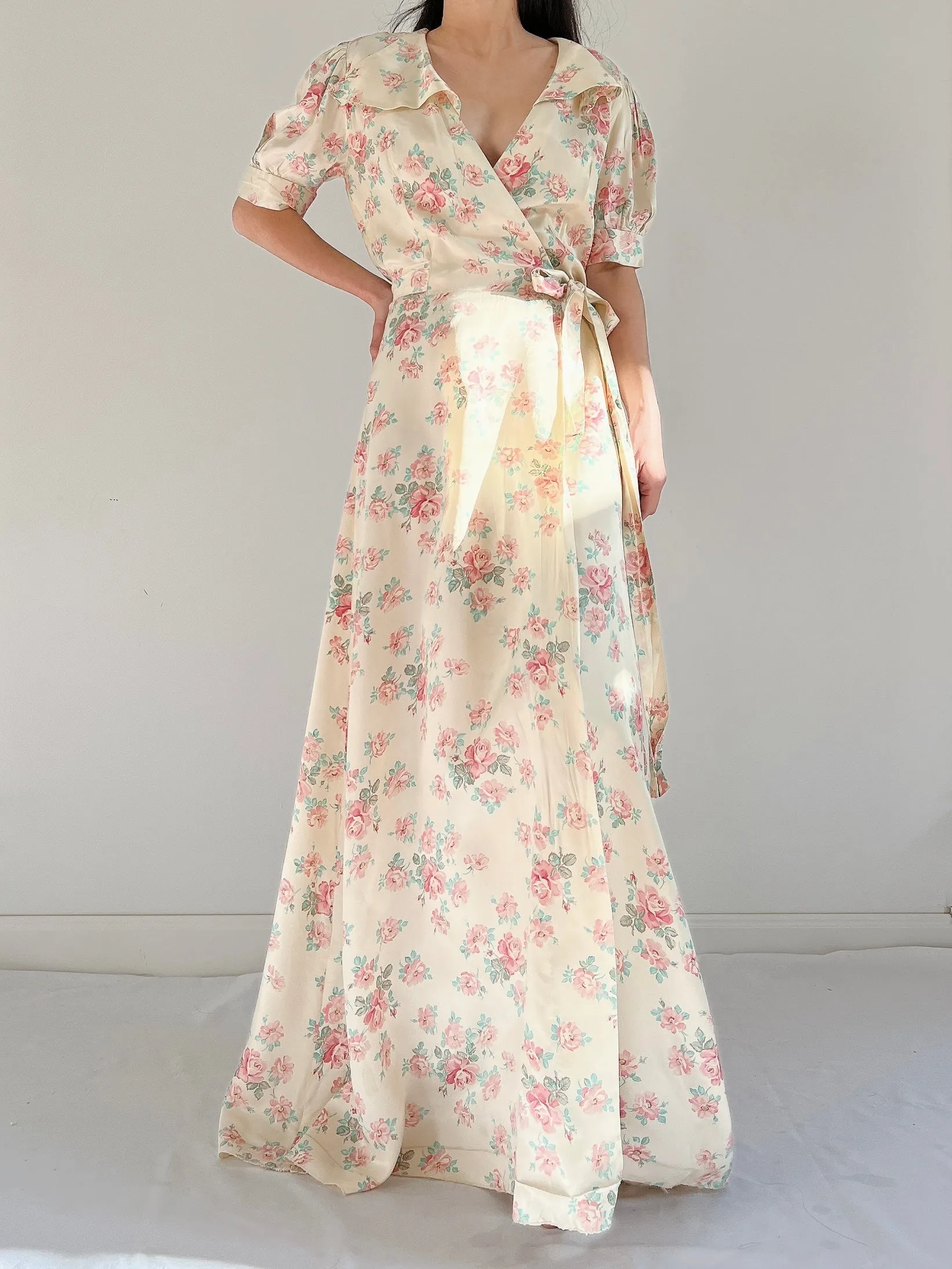 1940s Satin Floral Wrapper - S-M