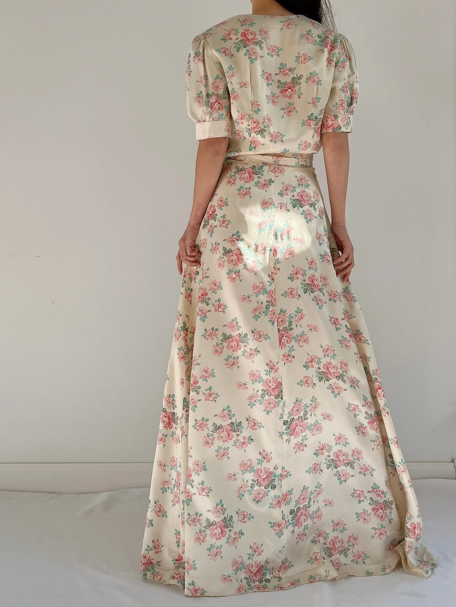 1940s Satin Floral Wrapper - S-M