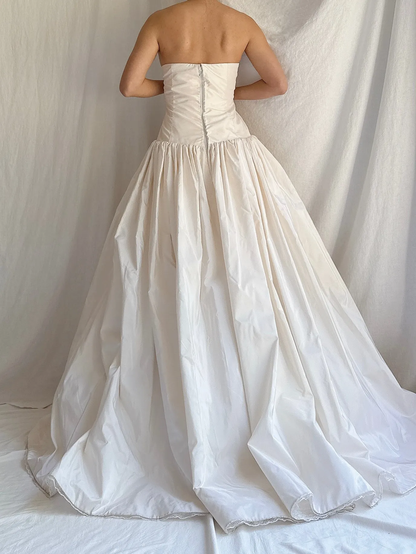 1990s Silk Dropped Waist Gown - M