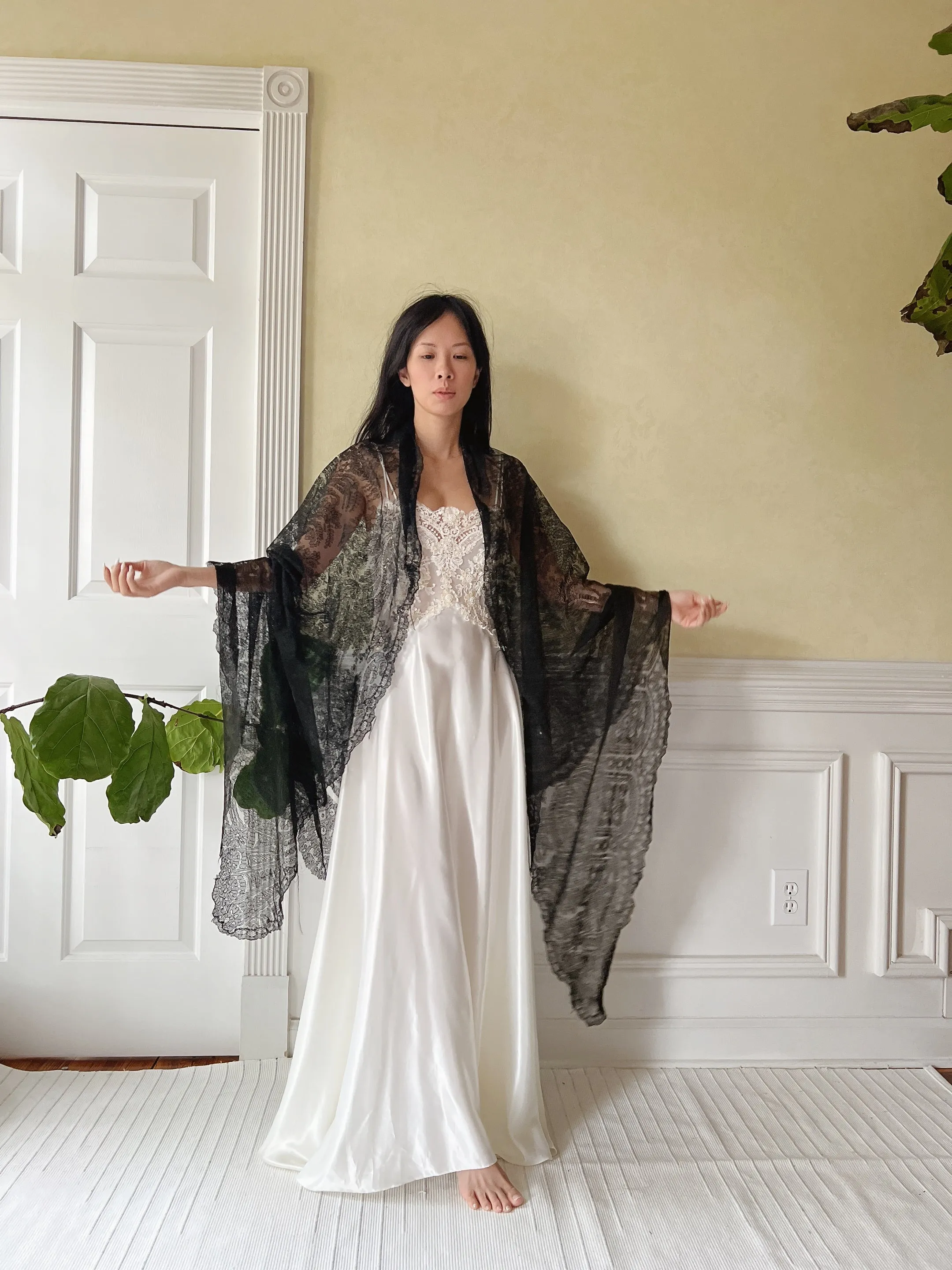 Antique Black Lace Shawl - One Size