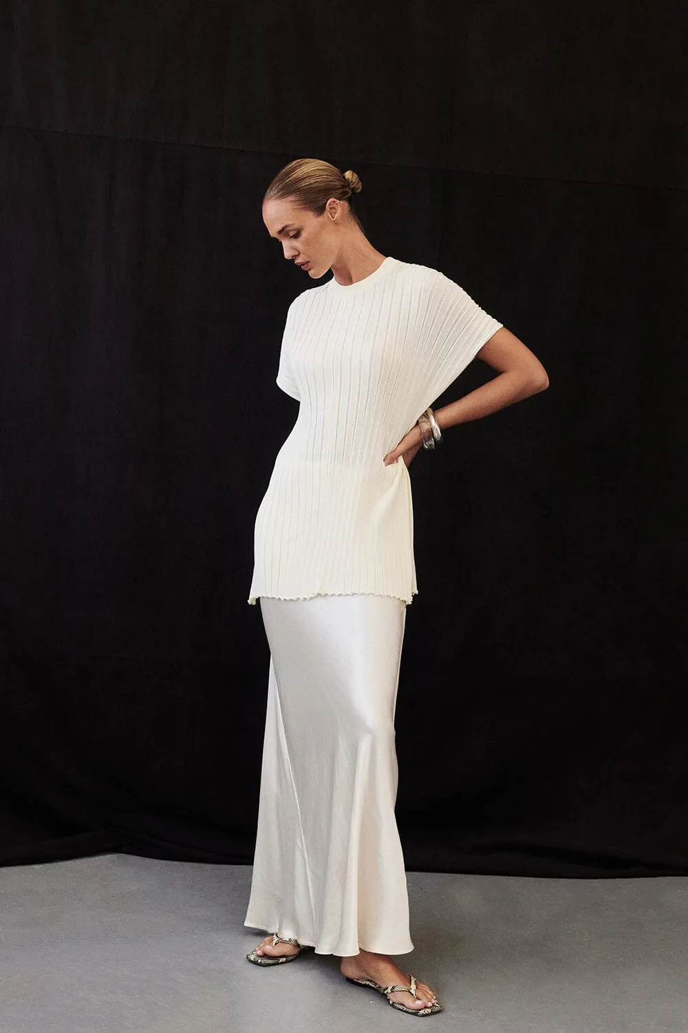 JADE CREAM SLEEVELESS KNIT TOP
