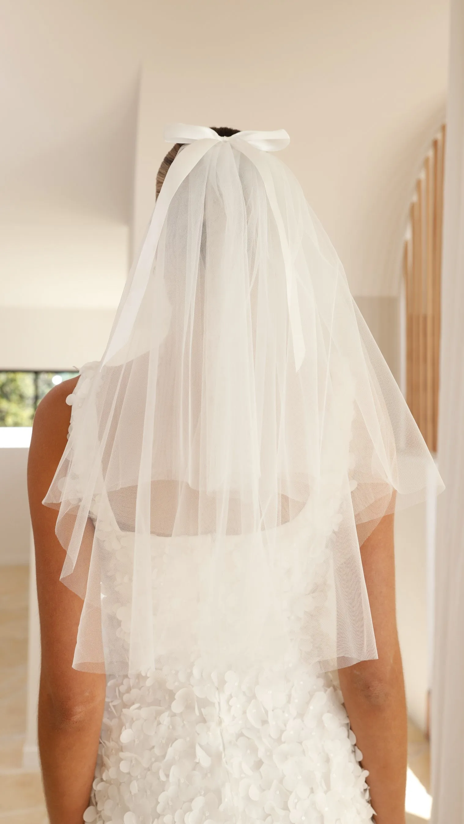 Love Is In The Air Veil - White