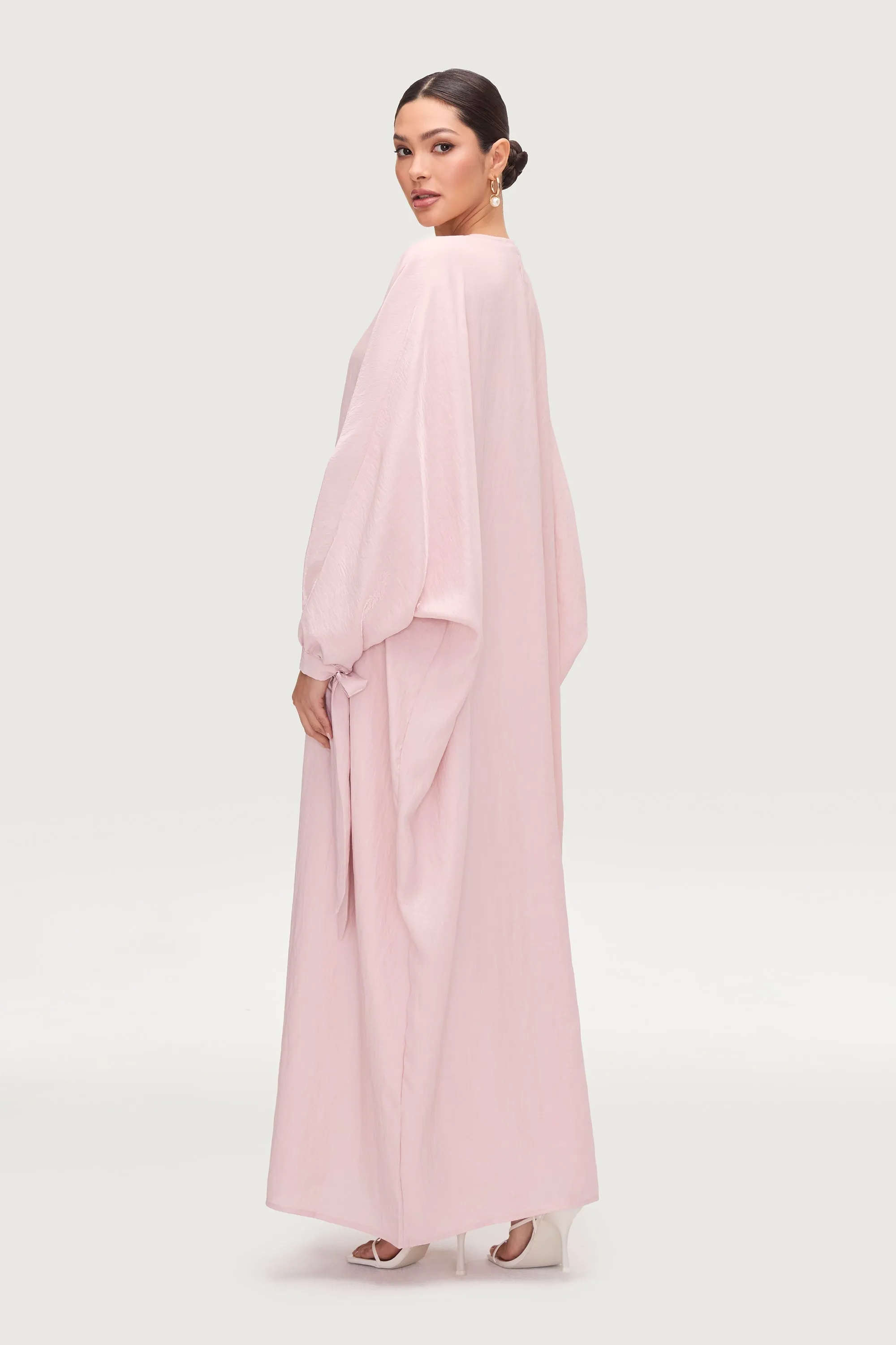 Safiyah Open Abaya - Pastel Pink