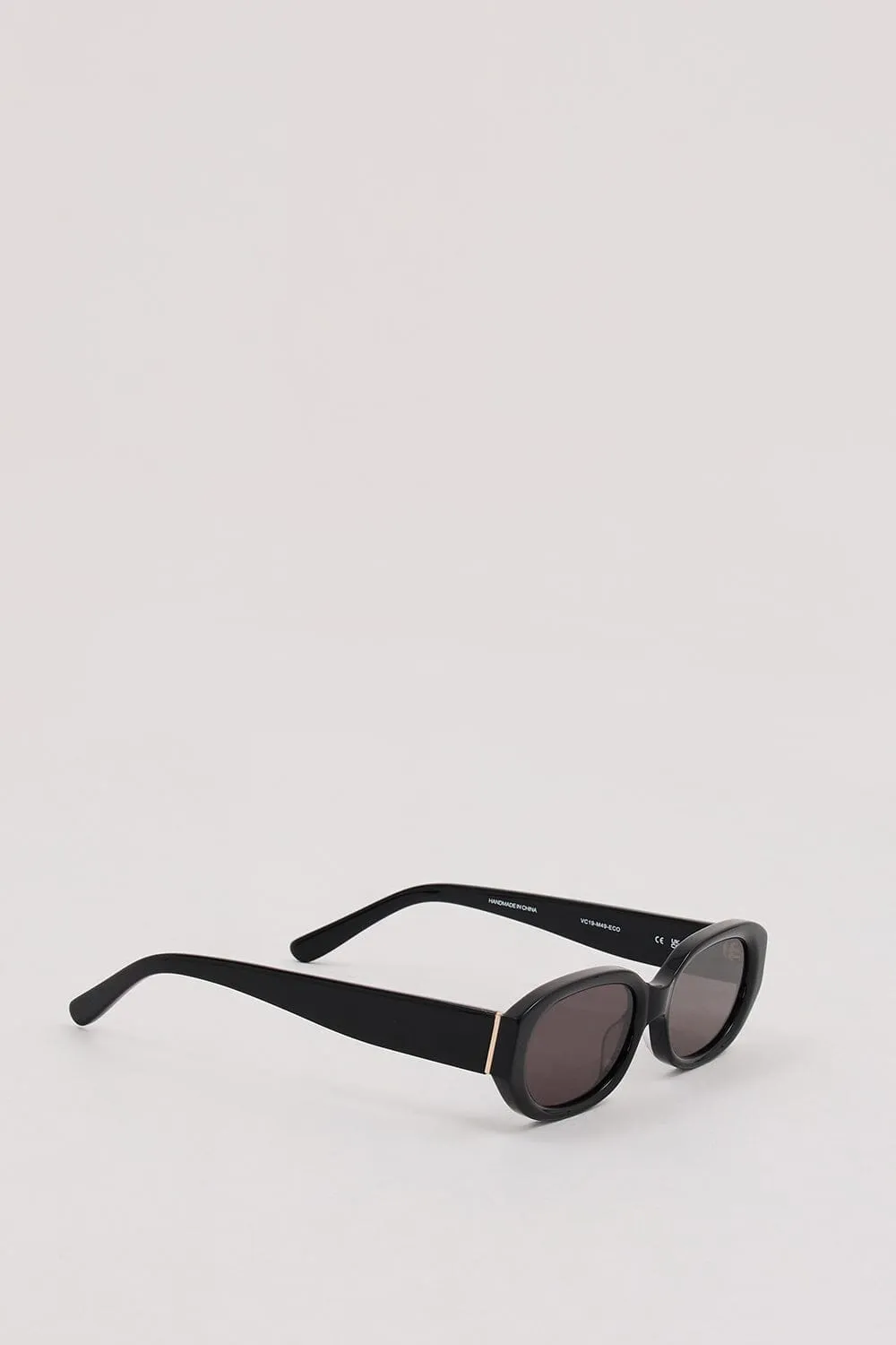 VELVET CANYON BLACK MANNEQUIN SUNGLASSES