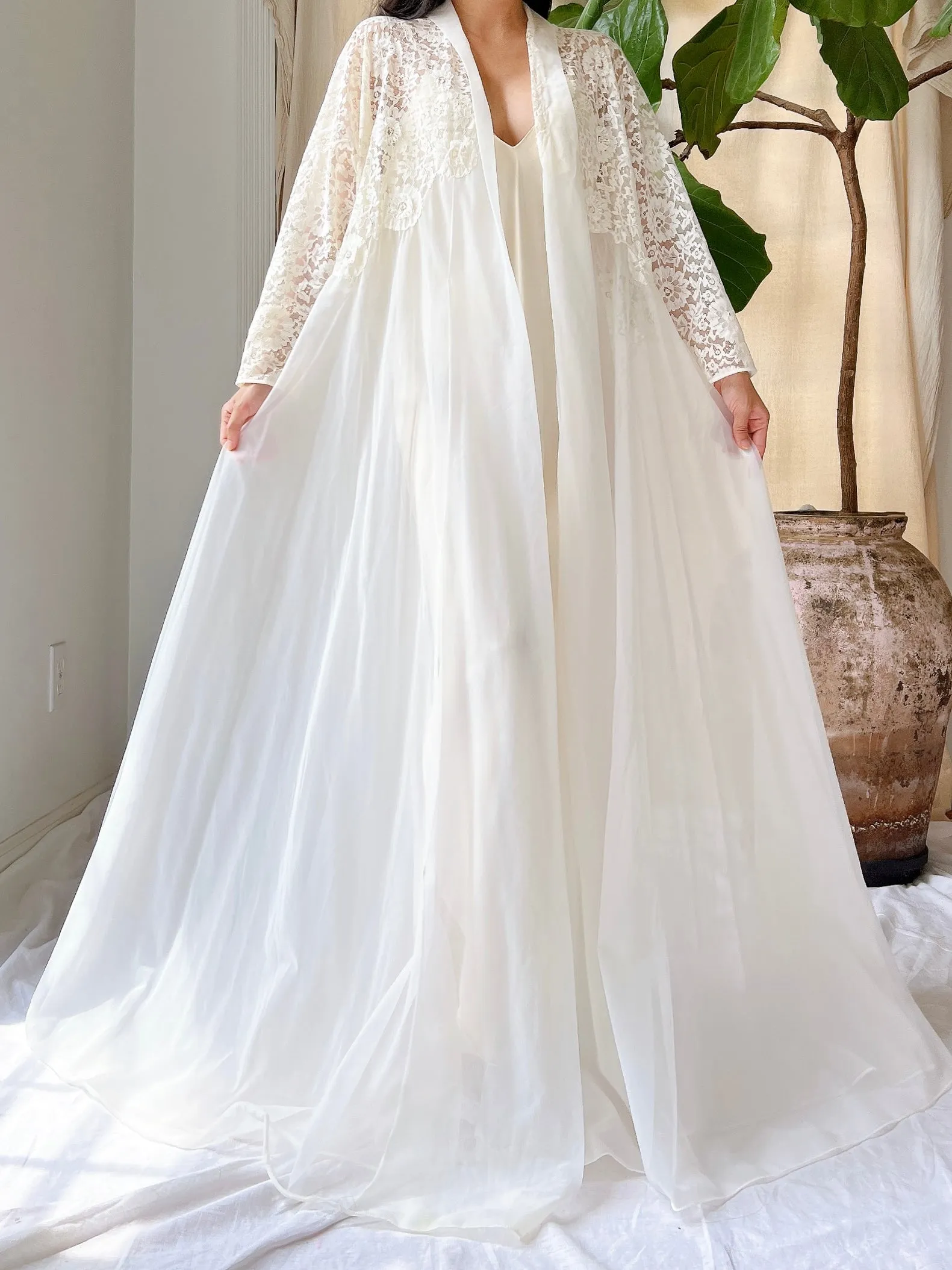 Vintage Nylon and Lace Dressing Gown - S-M