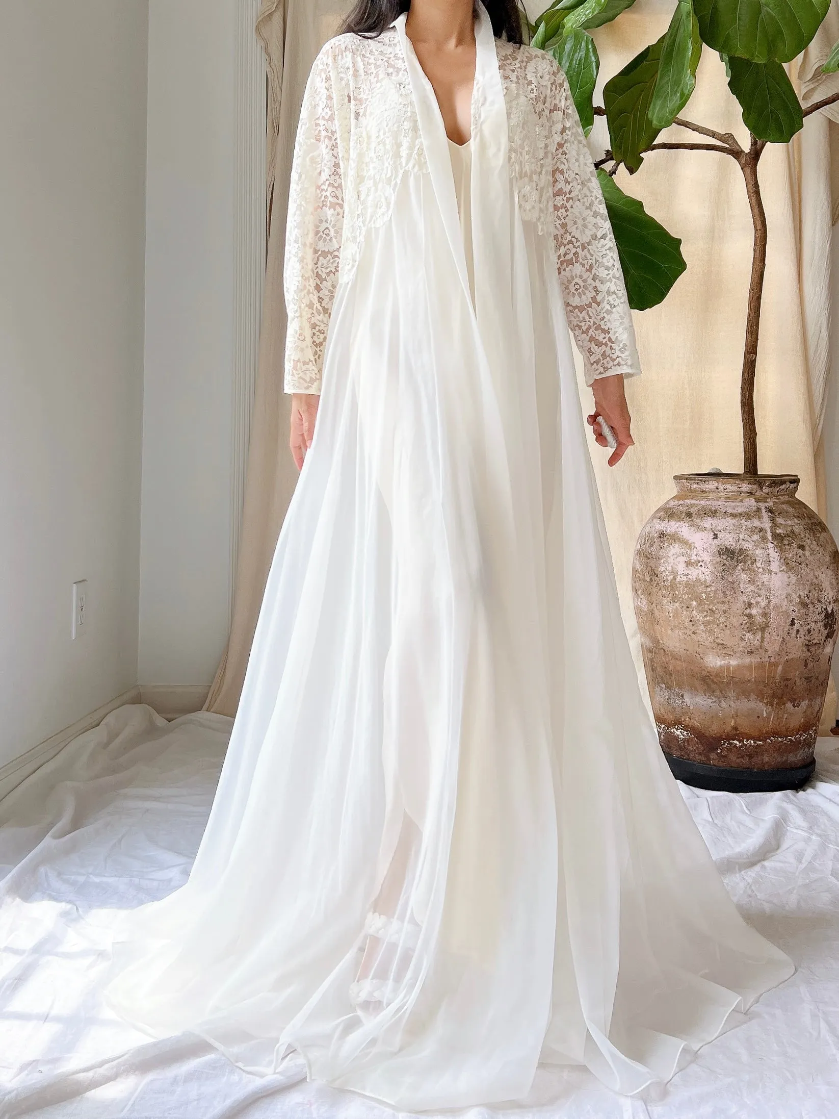 Vintage Nylon and Lace Dressing Gown - S-M