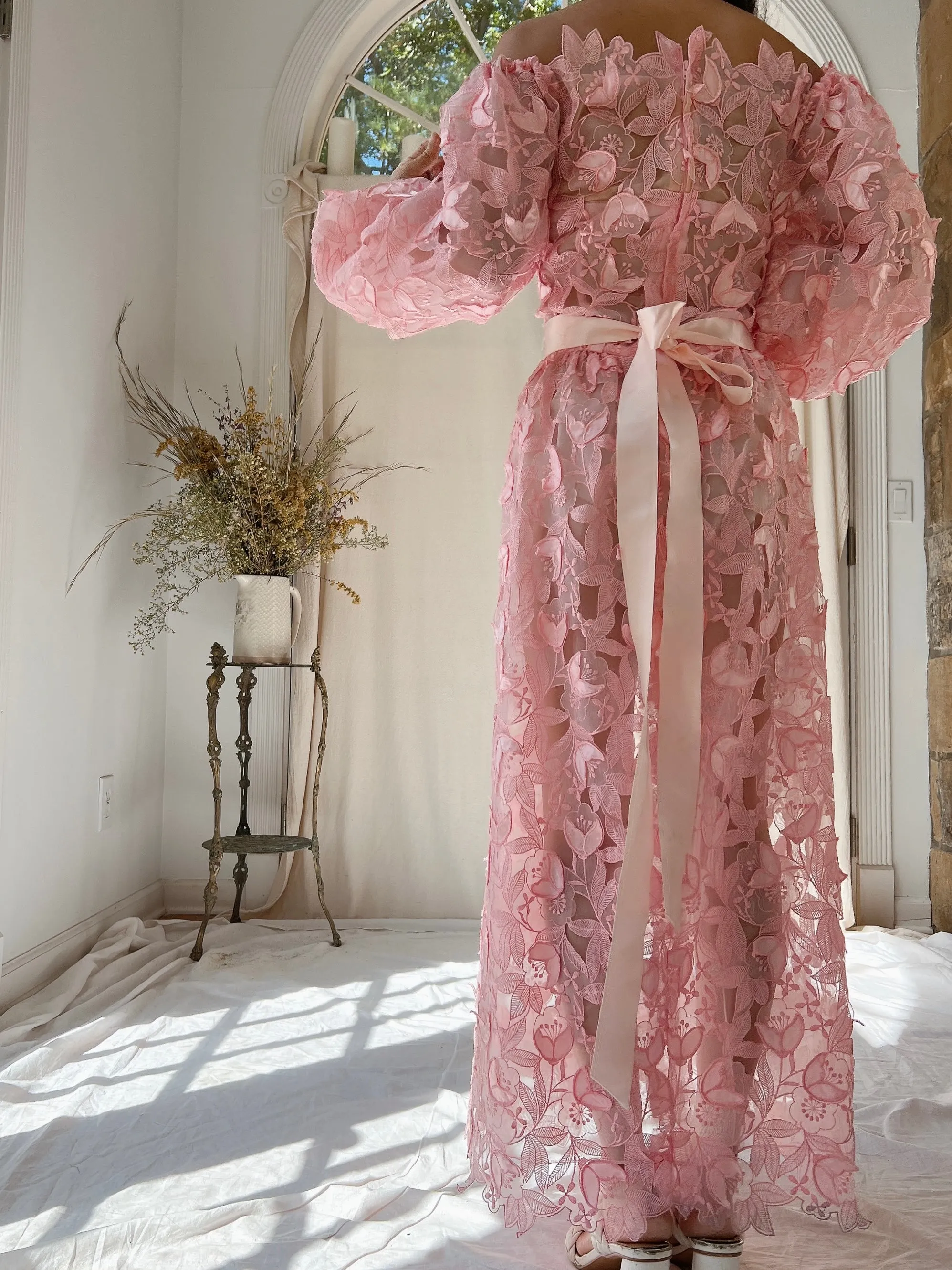 Vintage Pink Cutout Off-the-Shoulder Dress - M