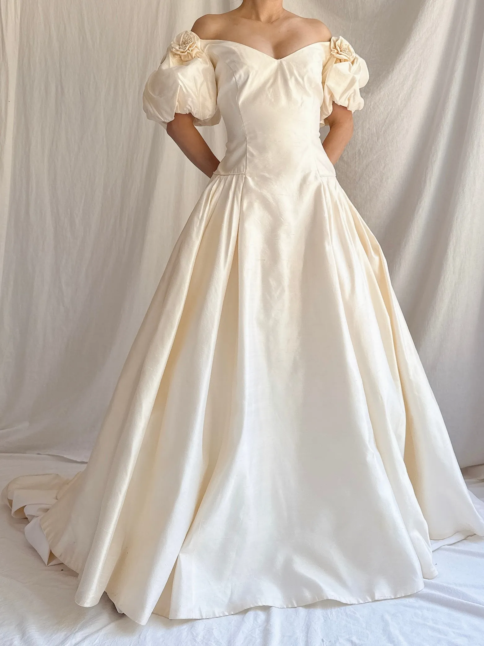 Vintage Silk Puff Sleeve Gown - M/L